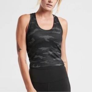 ATHLETA SHANTI CAMO CROP TANK TOP, SIZE XS, BLACK/GRAY CAMO